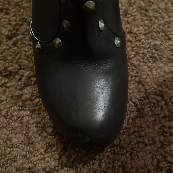 Bcbg Black studded soft leather shoe boots.Sz 8.5 - Picture 5 of 5